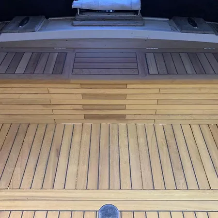 Minicrociereinbarca Botel *