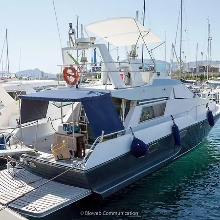 Botel Minicrociereinbarca