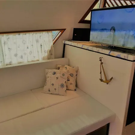 Minicrociereinbarca Botel *