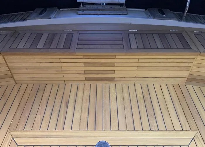 Minicrociereinbarca Botel *