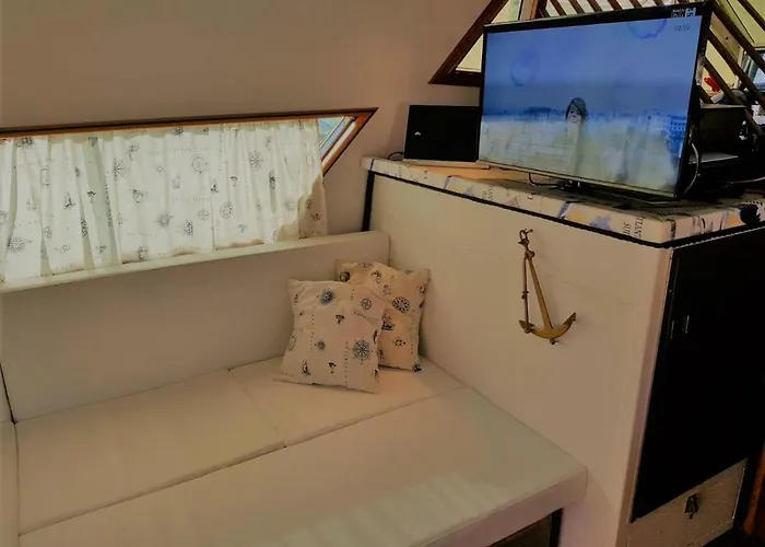 Minicrociereinbarca Botel *