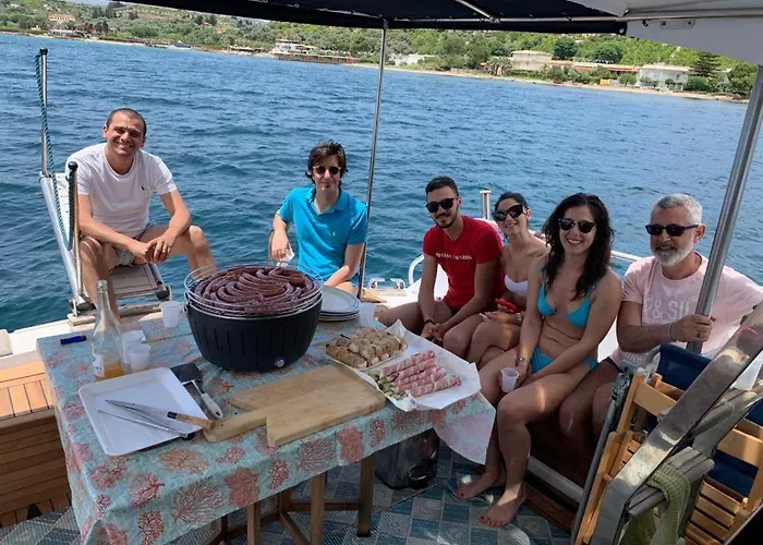 Minicrociereinbarca Hotel na wodzie Palermo