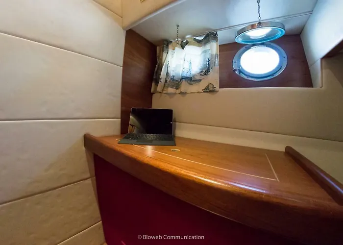 Hotel na wodzie Minicrociereinbarca Palermo